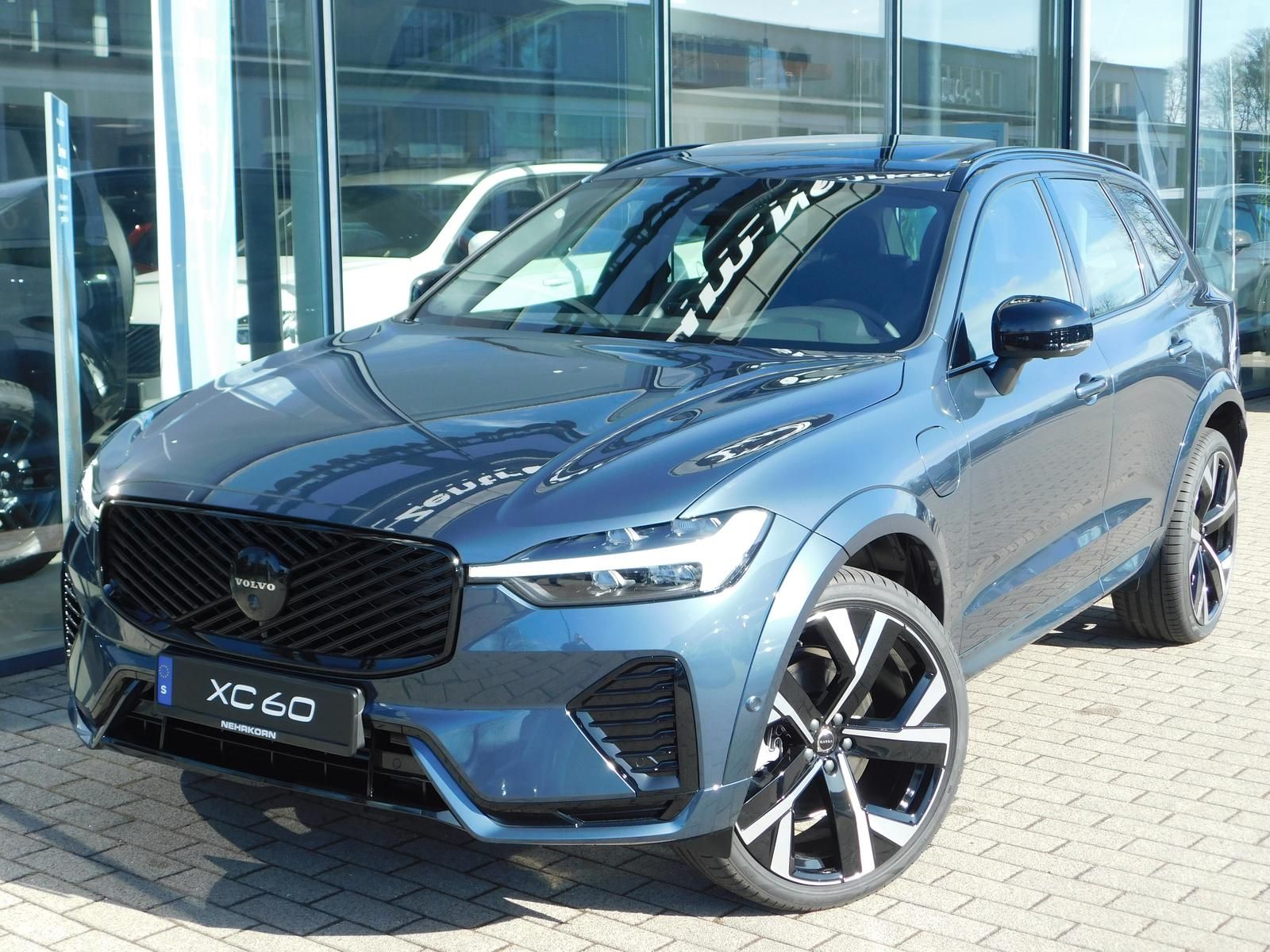 Fahrzeugabbildung Volvo XC60 T8 AWD Plus Black Edition