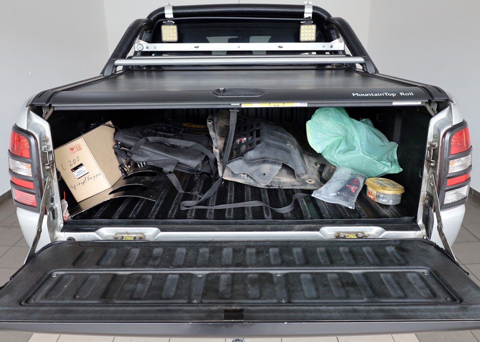 Fahrzeugabbildung Mitsubishi L200 Plus Doppelkabine 4WD Kamera,Rollo,AHK