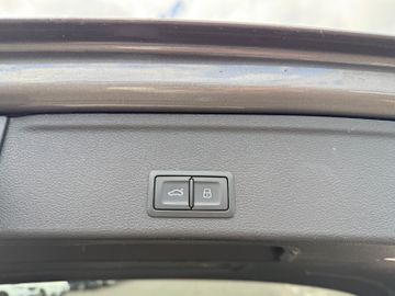 Audi A4 40 TDI quattro edition one+AHK+Matrix+HeadUp+