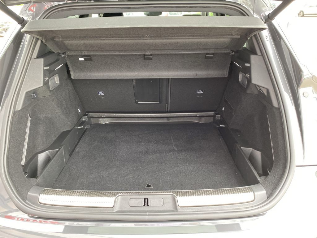 Fahrzeugabbildung DS Automobiles DS7 BlueHDI 130 Aut. PERFORMANCE LINE + *AZV*