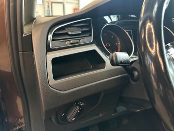 Volkswagen Touran*7-Sitzer*MASSAGE*ACC*AHK*NAV*STHZ*