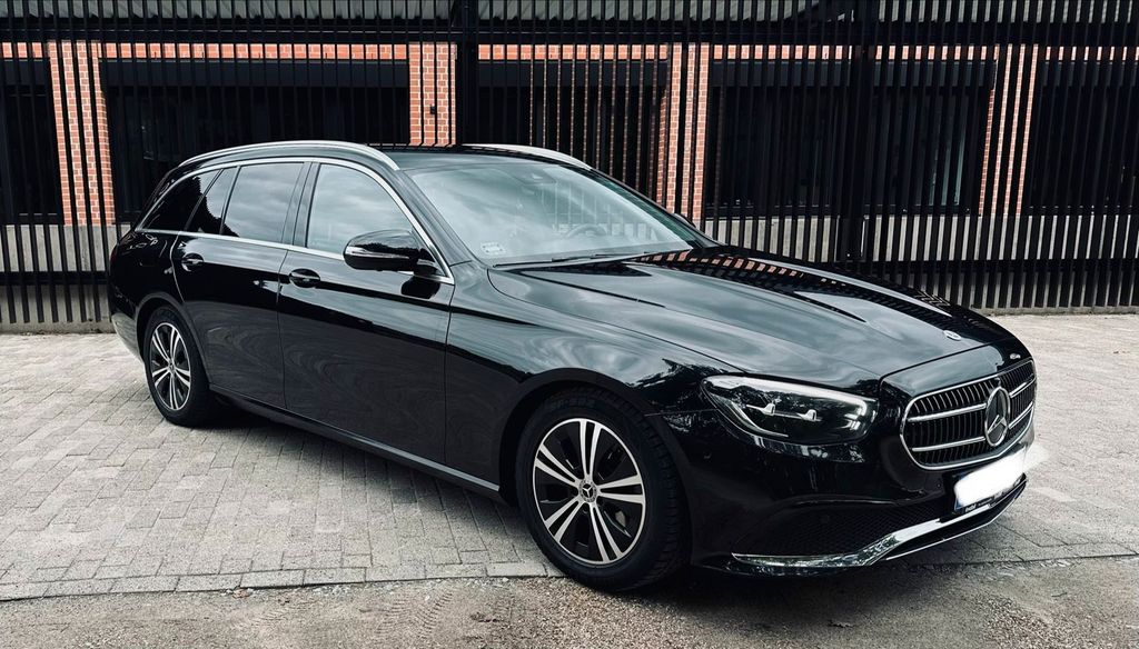 Image of Mercedes-Benz E 220