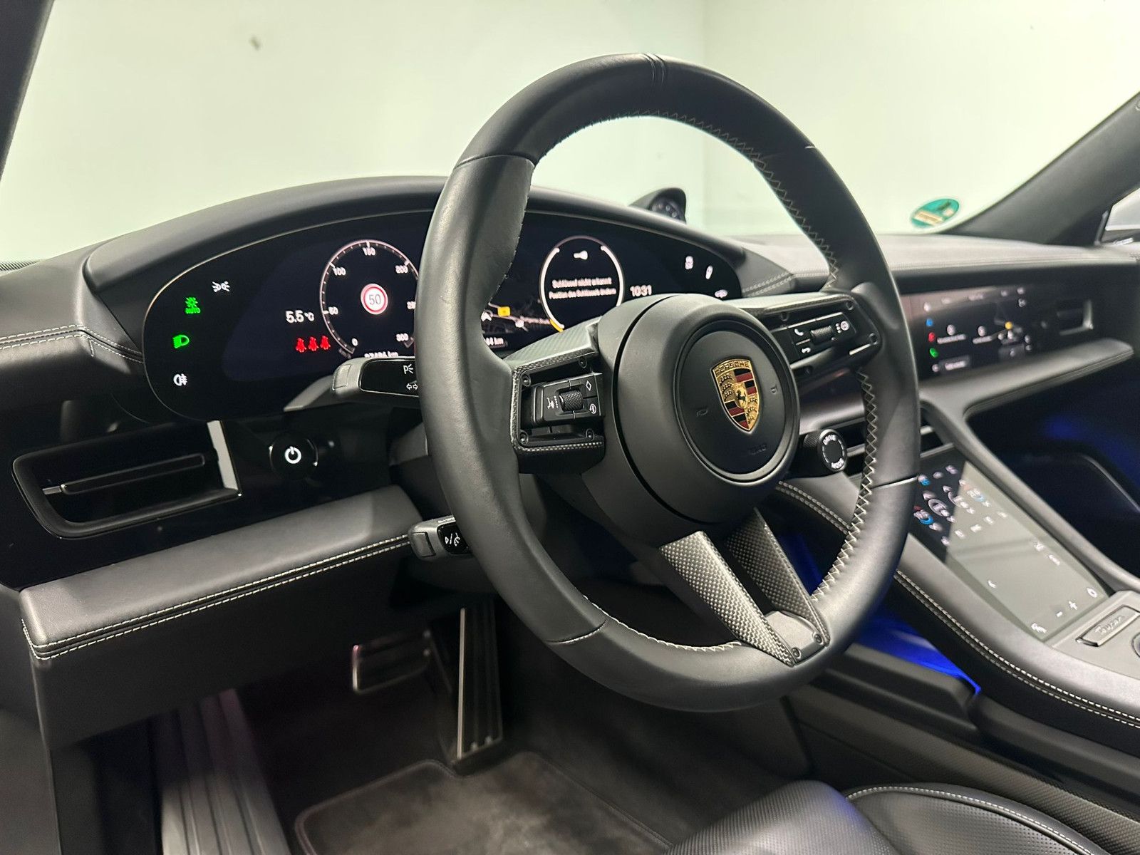 Fahrzeugabbildung Porsche Taycan Turbo *VOLL*KERAMIC*PANORAMA*