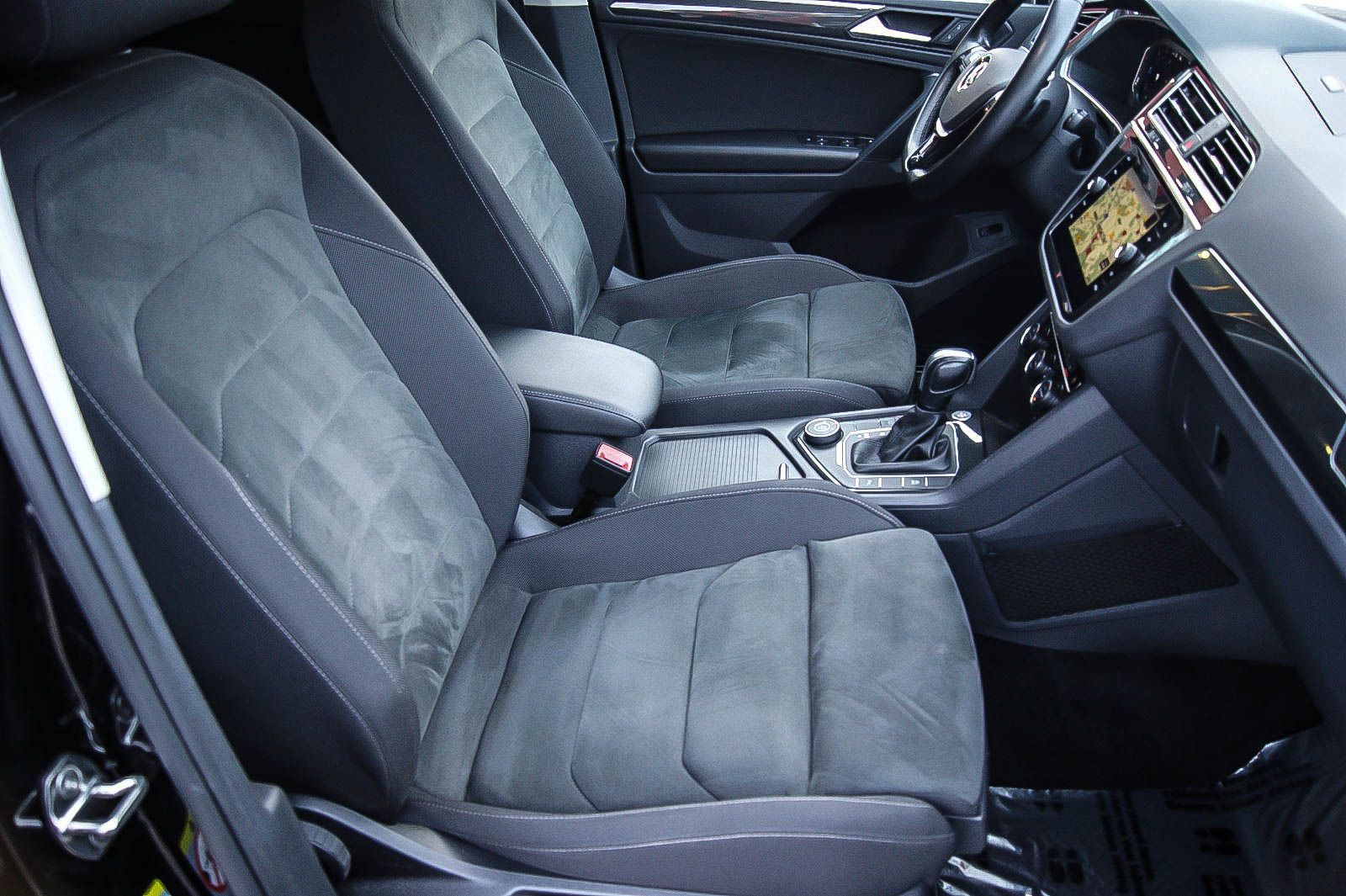 Fahrzeugabbildung Volkswagen Tiguan 2.0TDI 4Motion DSG R-LINE Black Style 19'