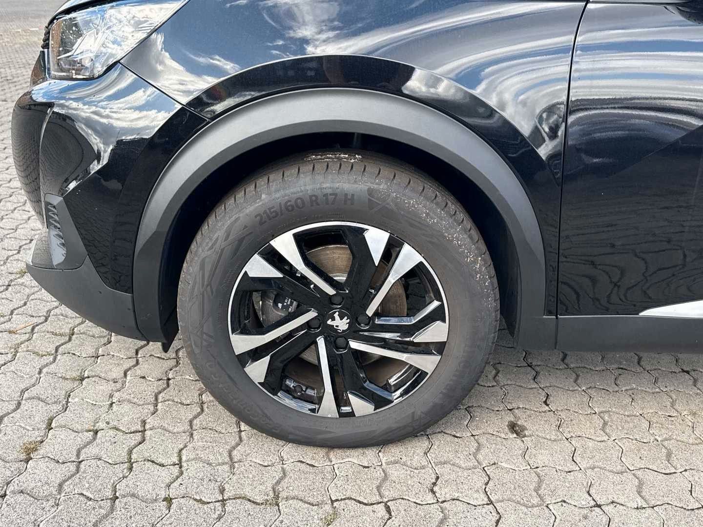 Fahrzeugabbildung Peugeot 2008 e- Allure Pack NAVI KAMERA 8-FACH SITZH. 1H