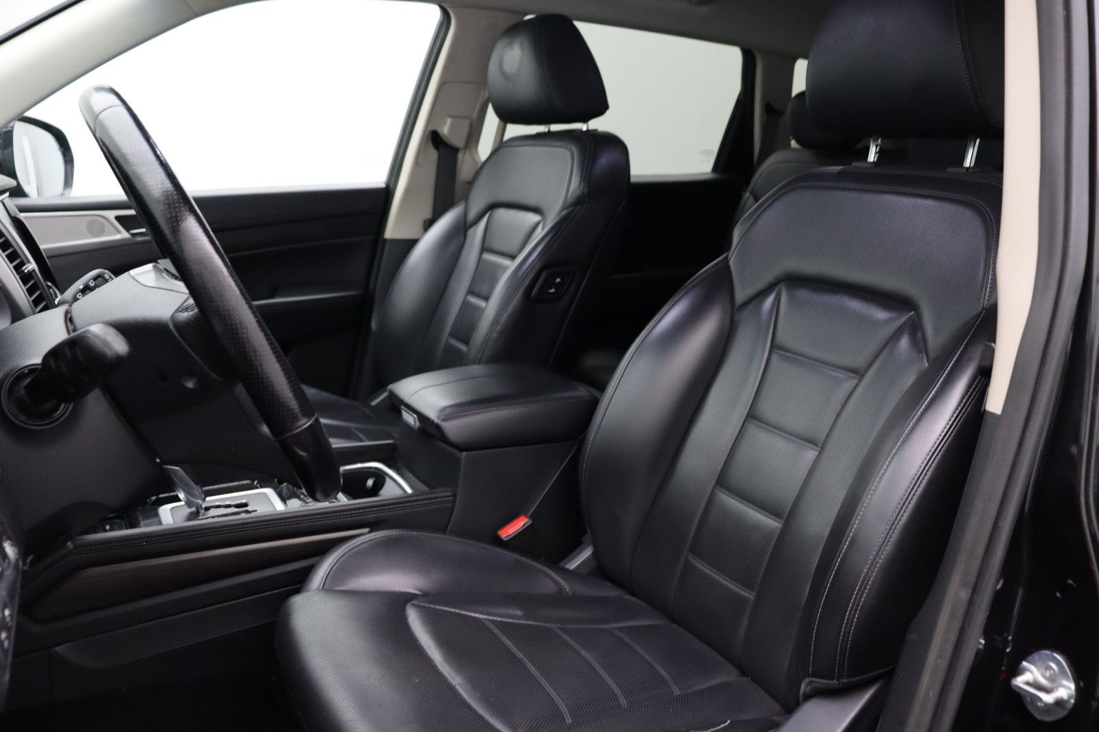 Fahrzeugabbildung Ssangyong REXTON 2.2 4WD AT QUARTZ+Comfort-Paket AHK 3.5T