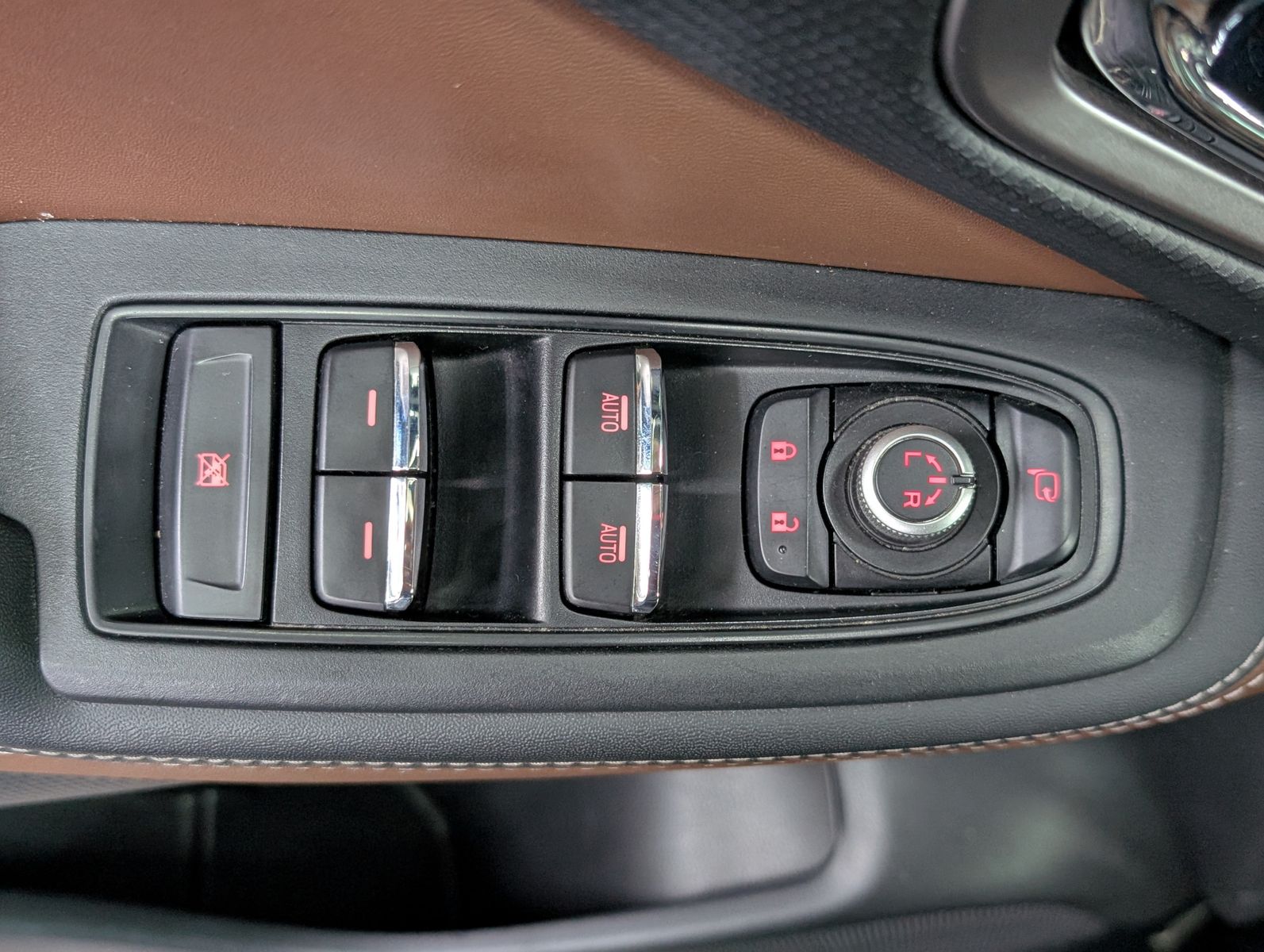 Fahrzeugabbildung Subaru Forester 2.0ie MHEV PLATINUM ACC LED PANO LEDER