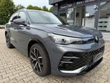 Volkswagen Tiguan 1.5 eTSI R-Line DSG *NAV*SHZ*MATRIX-L*AHK - Volkswagen Tiguan Geländewagen R line mit Benzin-Antrieb