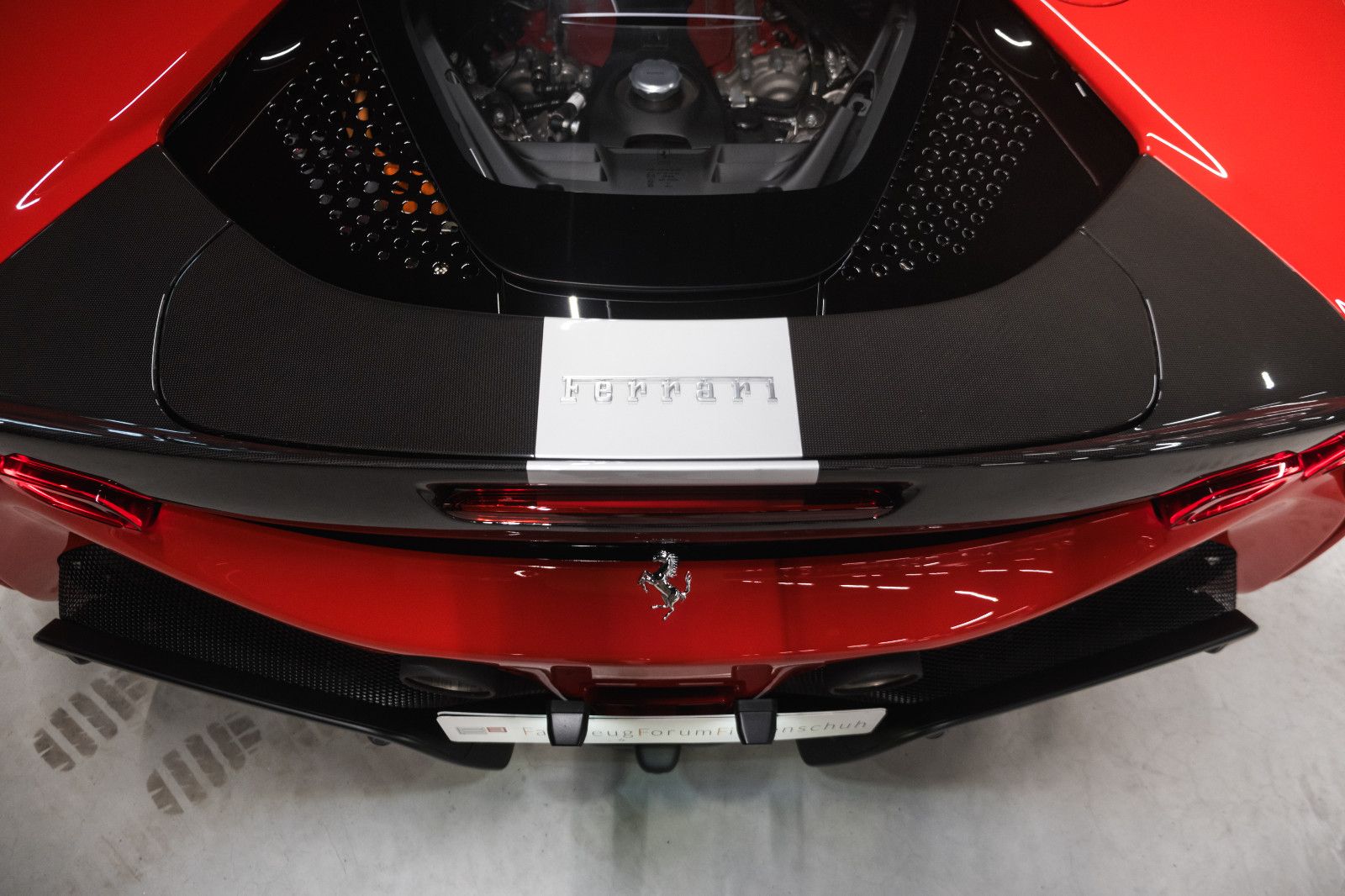 Fahrzeugabbildung Ferrari SF90 Assetto Fiorano-Carbonsitze-LED-Lenkr.