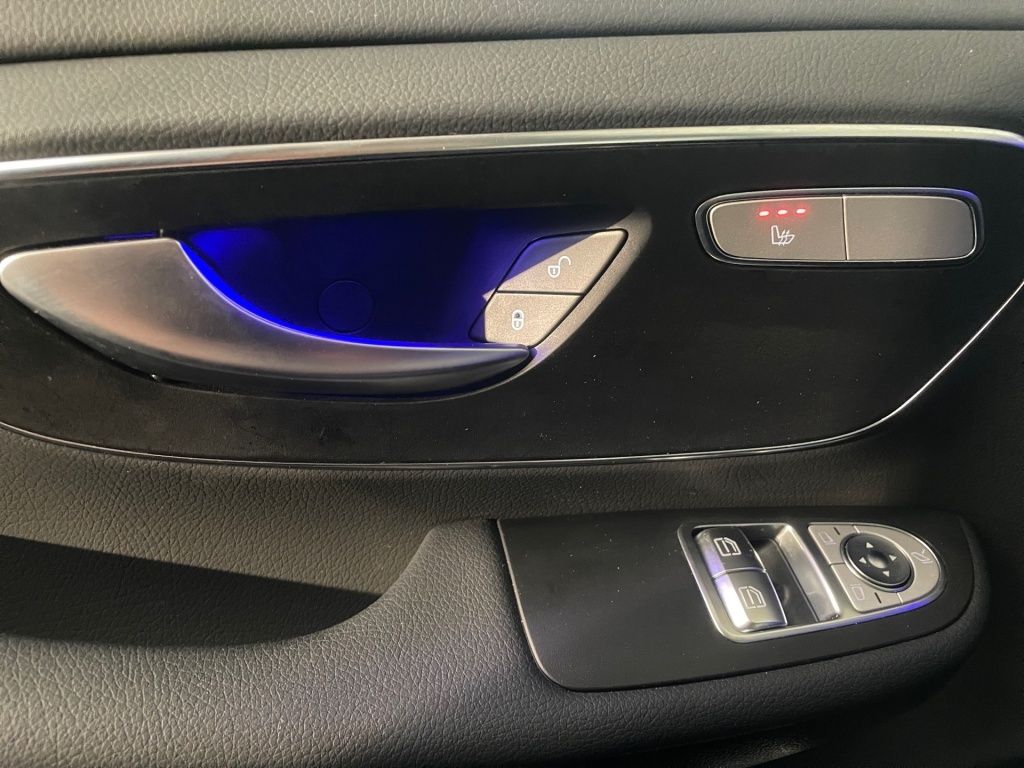 Fahrzeugabbildung Mercedes-Benz V 300 d STYLE Lang 8 Sitze LED BURMESTER 2,5tAHK