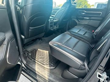 Dodge RAM 1500 Larami4x4 CrewCab unfallfrei im Vorlauf