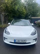 Tesla Model 3 Standard Reichweite - Tesla Model 3 in Köln