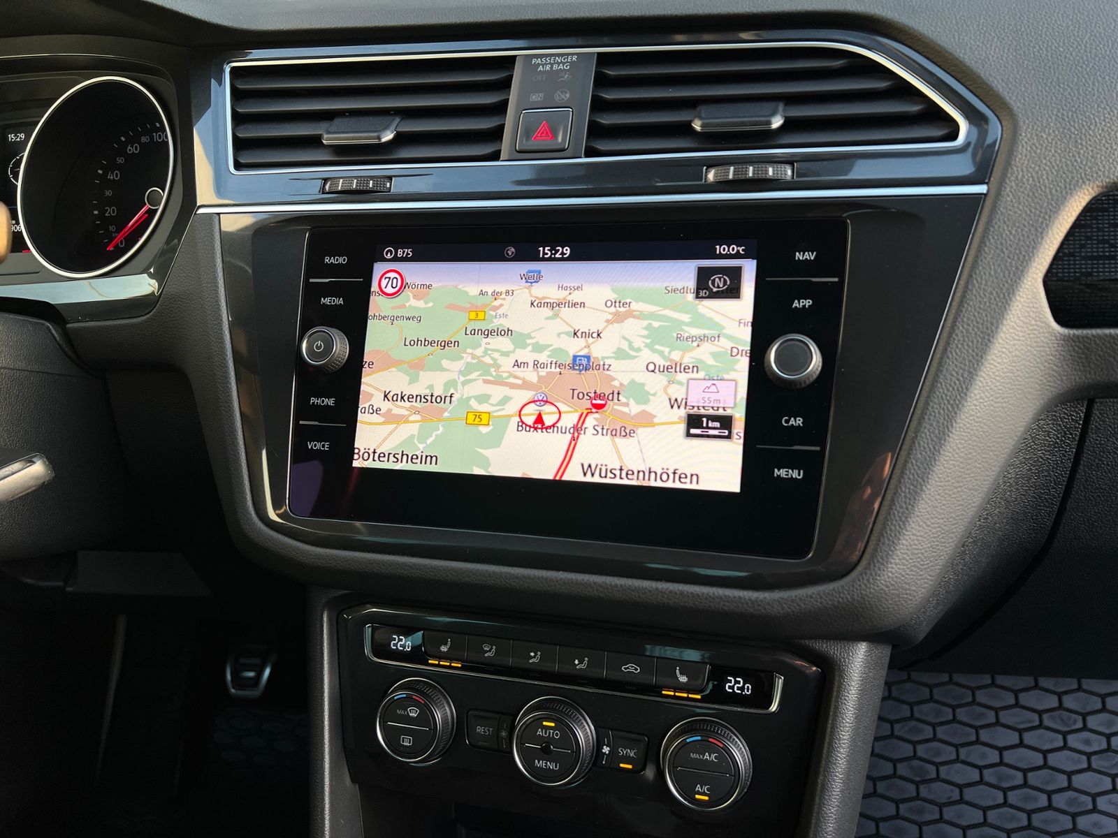 Fahrzeugabbildung Volkswagen Tiguan SOUND 1.4 TSI ACT BMT *AHK, Navi, Kamera*