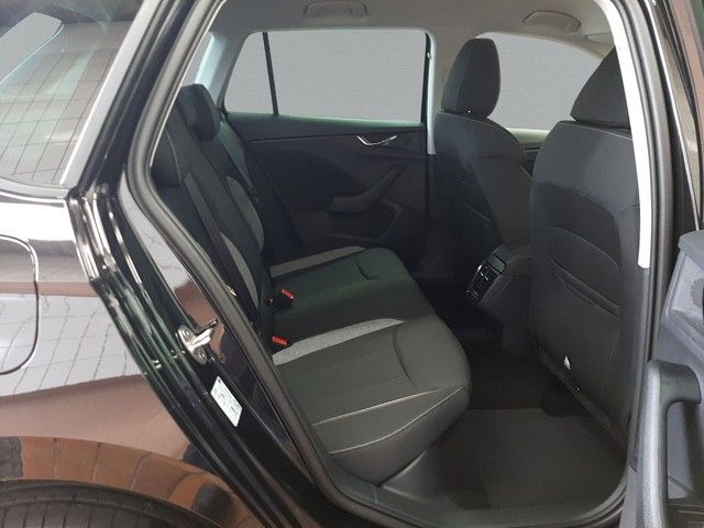 Fahrzeugabbildung Skoda Kamiq Selection 1.5TSI DSG Matrix LED AHK Kamera