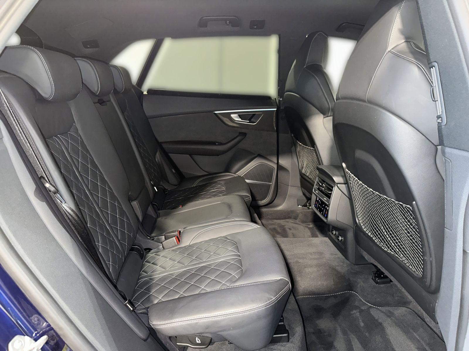 Audi Q8 50 TDI S LINE competition +CARBON+MATRIX+AHK+