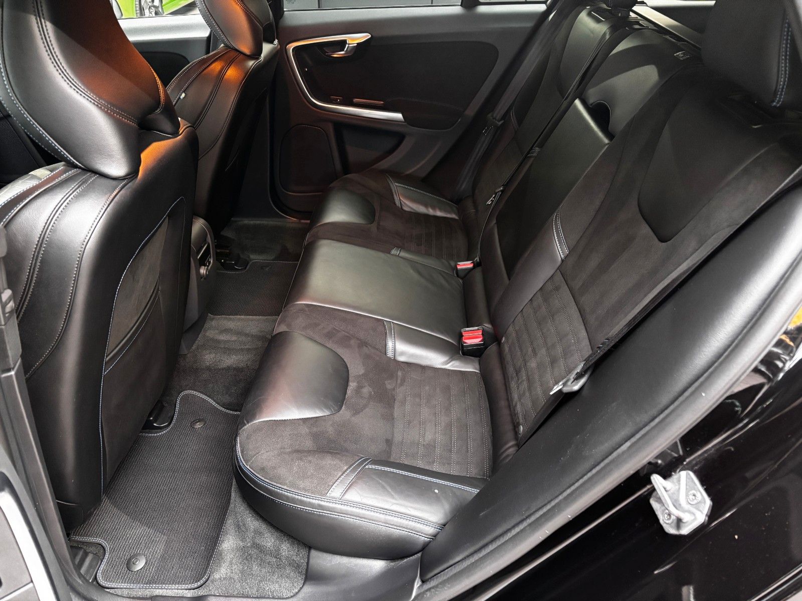 Volvo V60 Polestar AWD*Bi-Xenon*Sitzh.*Navi*PDC foto 10