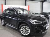 BMW X1 sDrive 20i ADVANTAGE / LED, HEAD-UP, NAVI-PRO - BMW X1: Schwarz