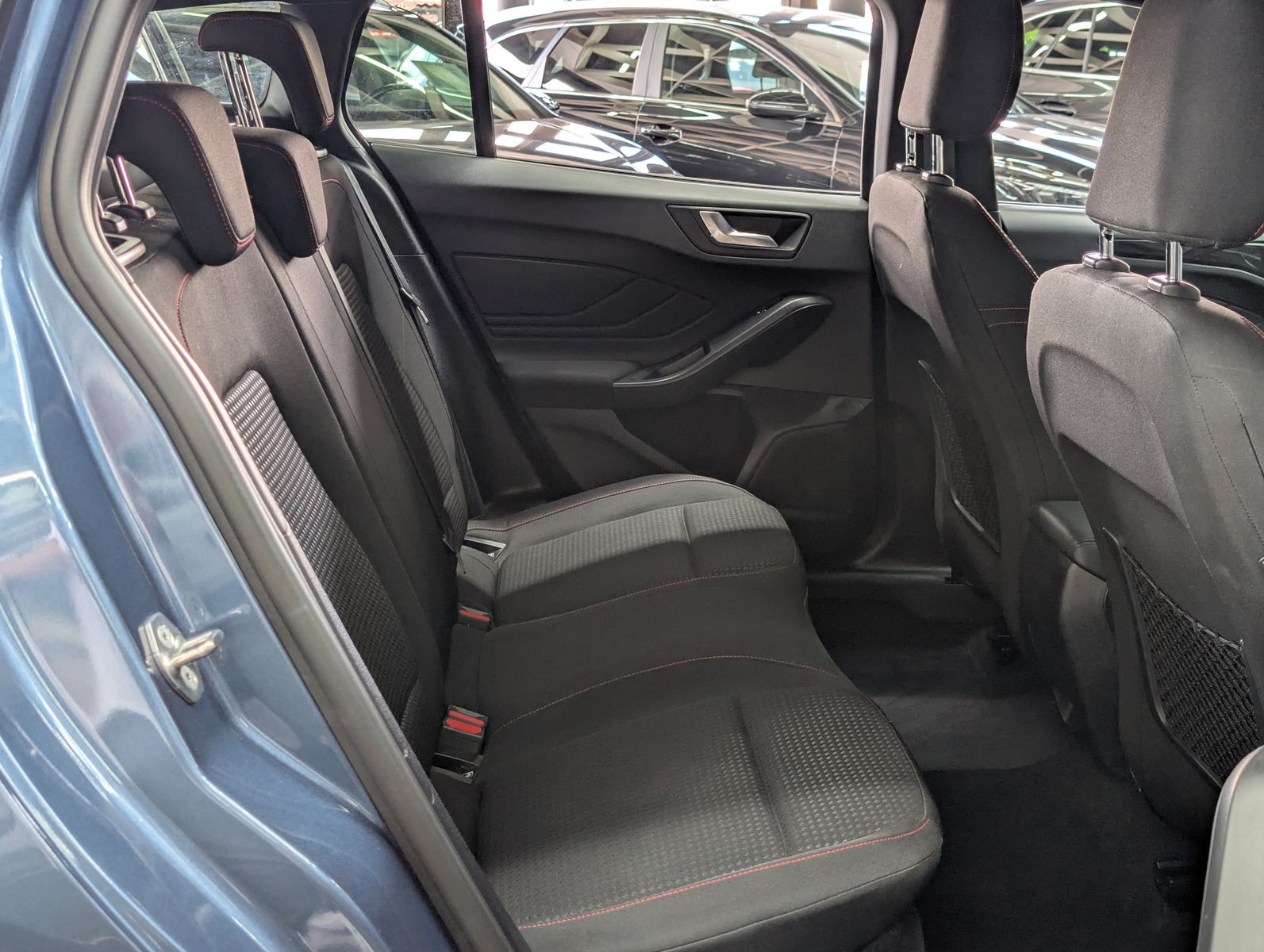 Fahrzeugabbildung Ford Focus 1.0 EB ST-Line ACC LED KAM WINTER Styling
