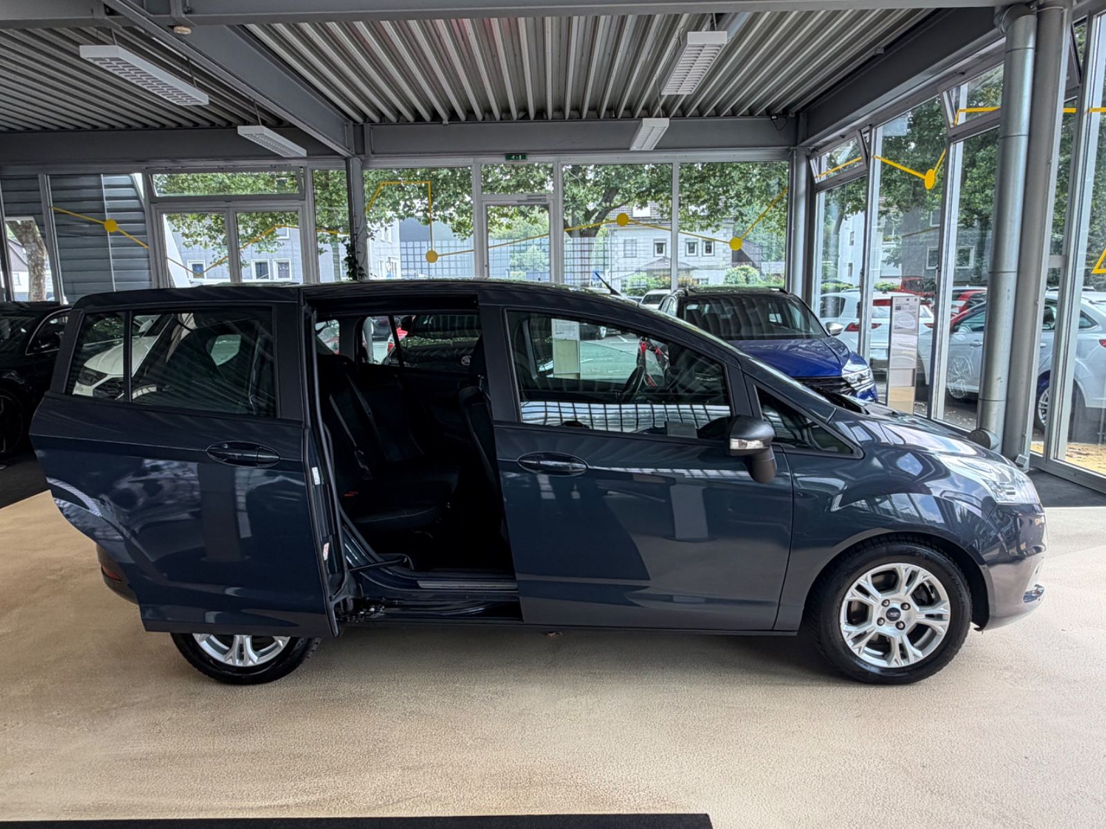 Fahrzeugabbildung Ford B-Max B-MAX Sync Edition
