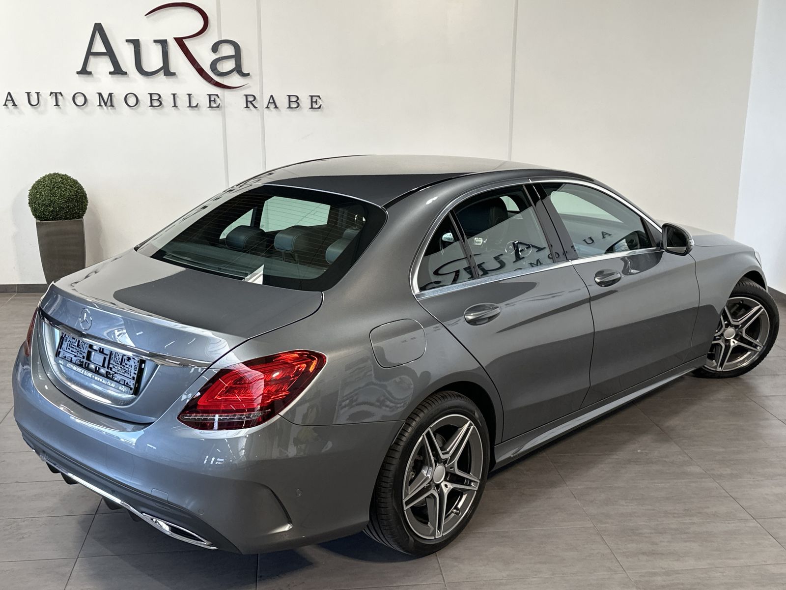 Fahrzeugabbildung Mercedes-Benz C 300d AMG-Line NAV+LED+KAMERA+MEMORY+18ZOLL+1HD