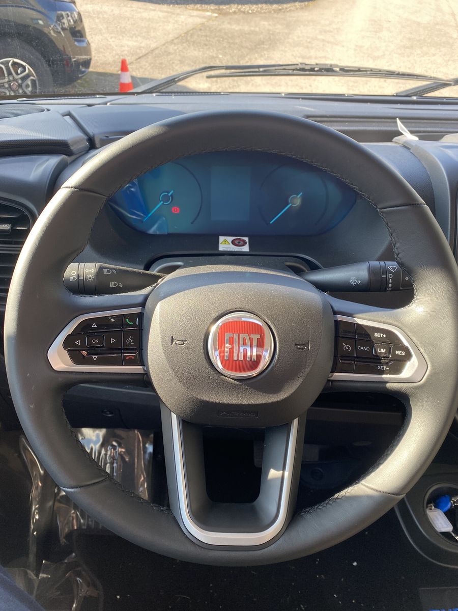 Fahrzeugabbildung Eura Mobil Integra Line IL 695 LF Mondial Plus, Autom.