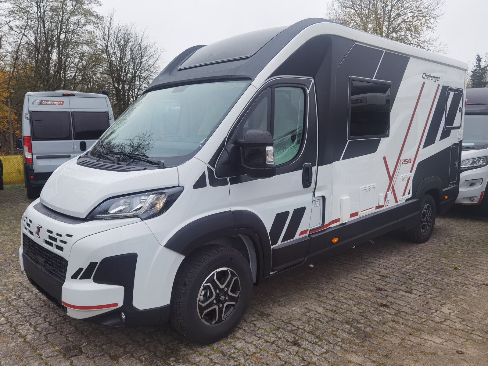 Fahrzeugabbildung Challenger X250