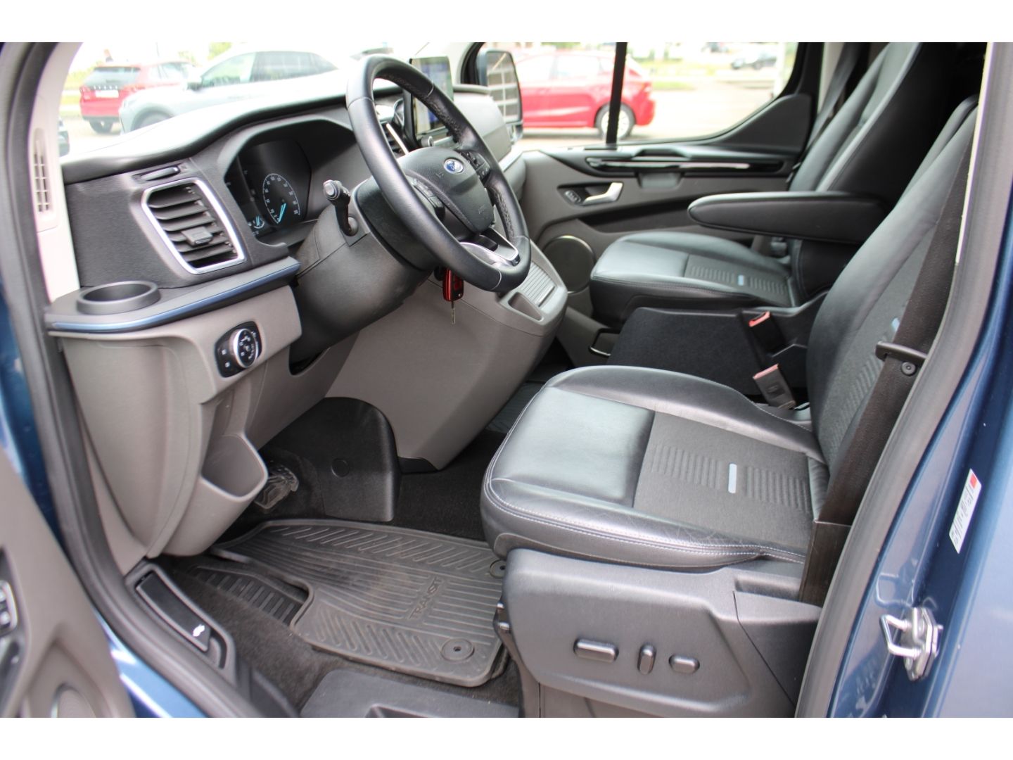 FORD Tourneo Custom 320 Titanium X 2.0 TDCi L2 Active - Image 7