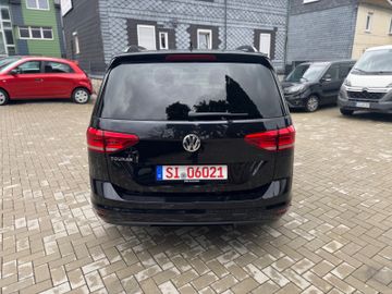Volkswagen Touran - 6