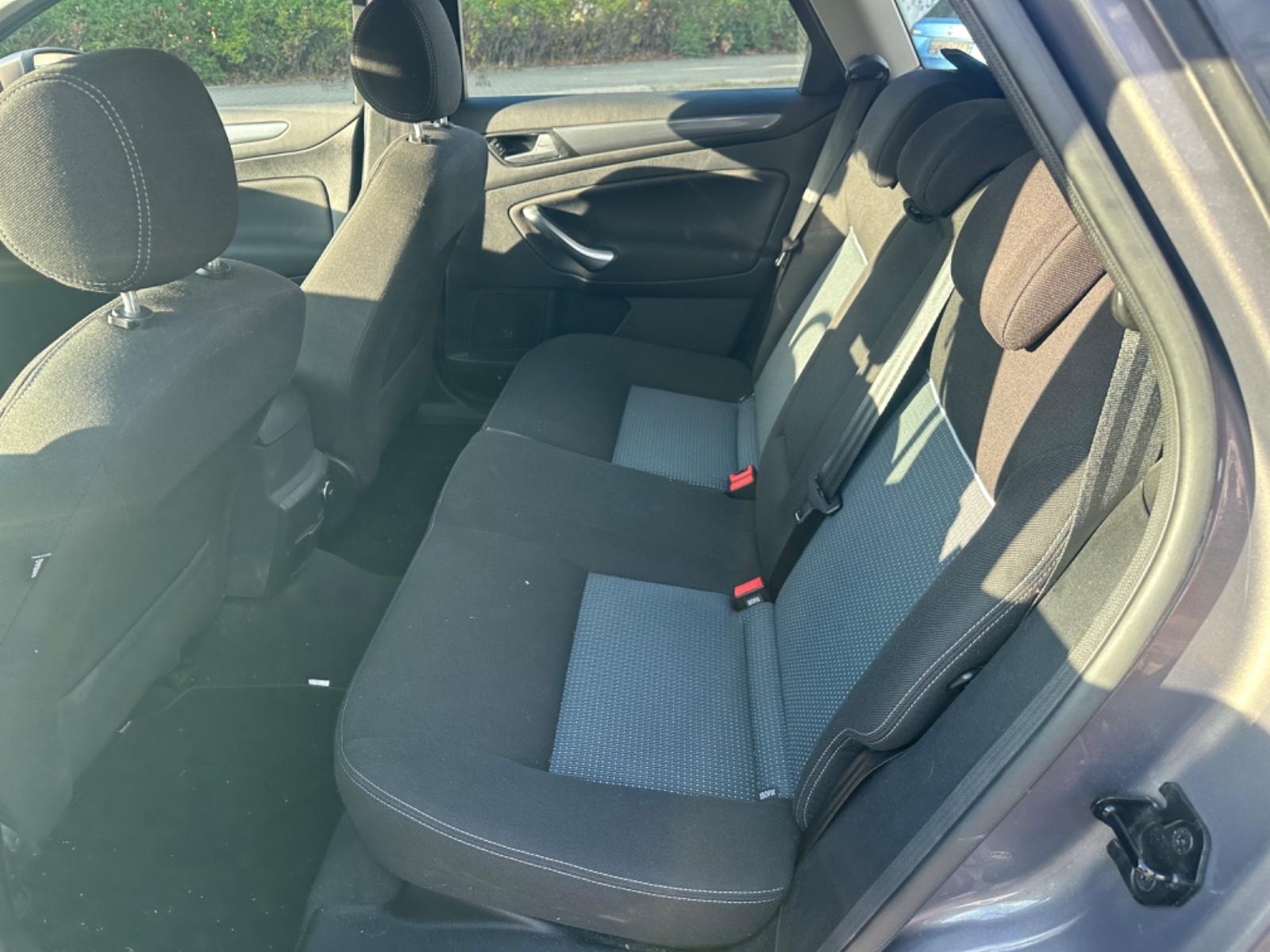 Ford Mondeo 2012 — photo 10