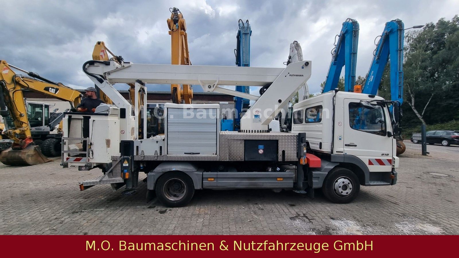 Fahrzeugabbildung Mercedes-Benz Atego 818 / Ruthmann T220 / Arbeitsbühne 22 m