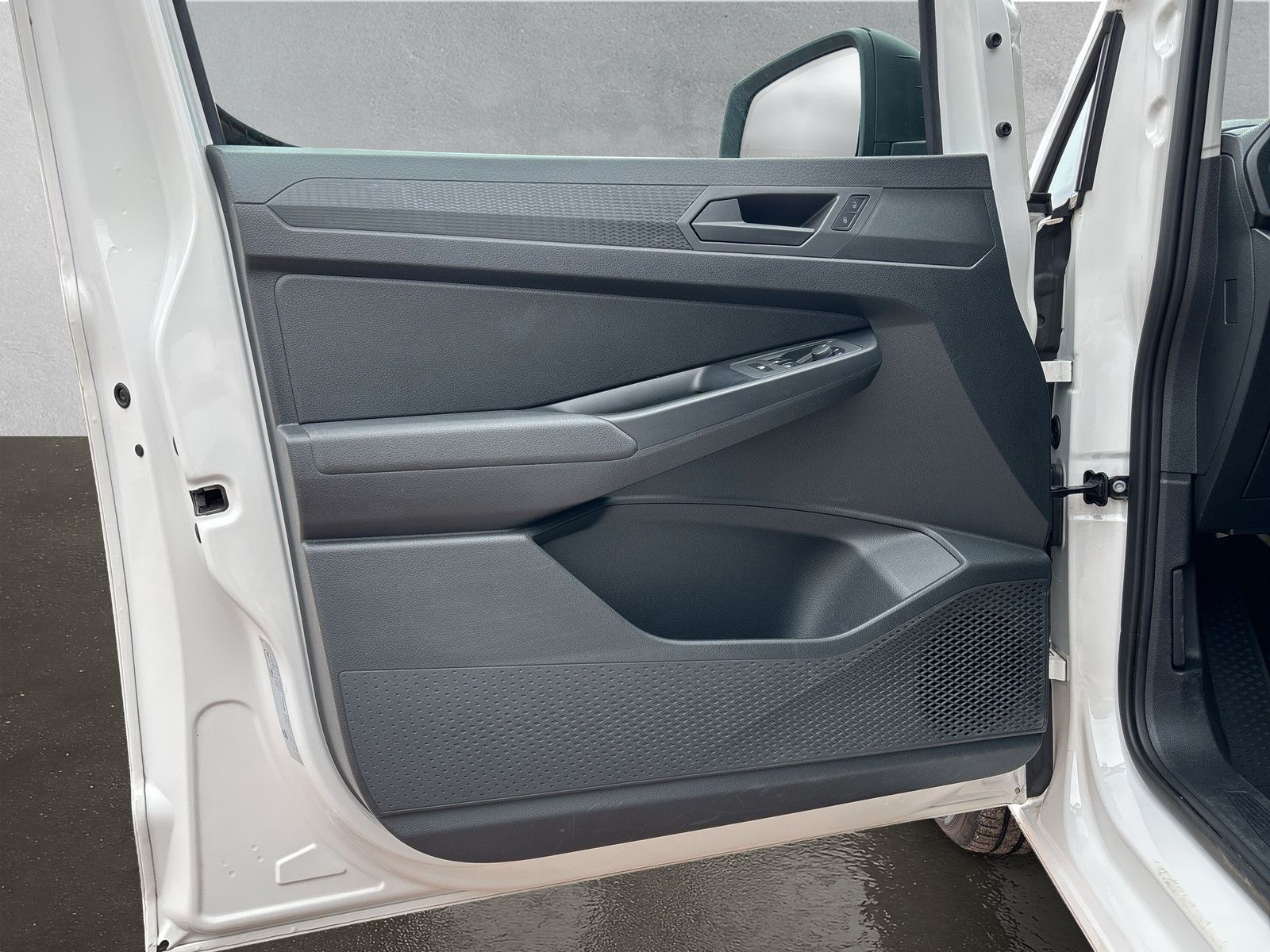 Fahrzeugabbildung Volkswagen Caddy Cargo 2.0 TDI PDC vo. + hi.