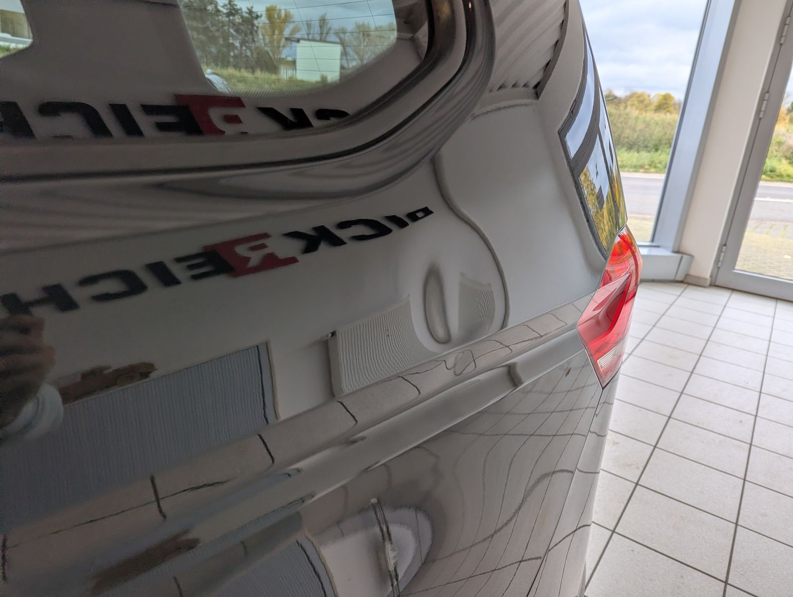 Fahrzeugabbildung Volkswagen Touran 1.4 TSI DSG Comfline 7-Sitze Navi