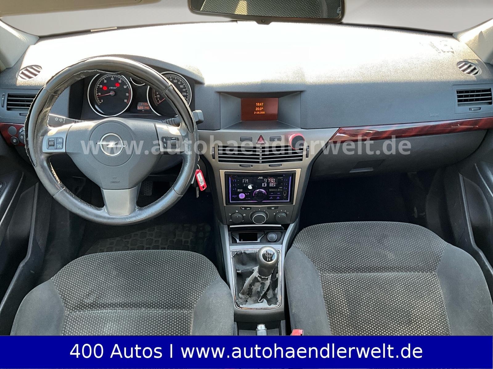 Opel Astra 2004 — photo 11