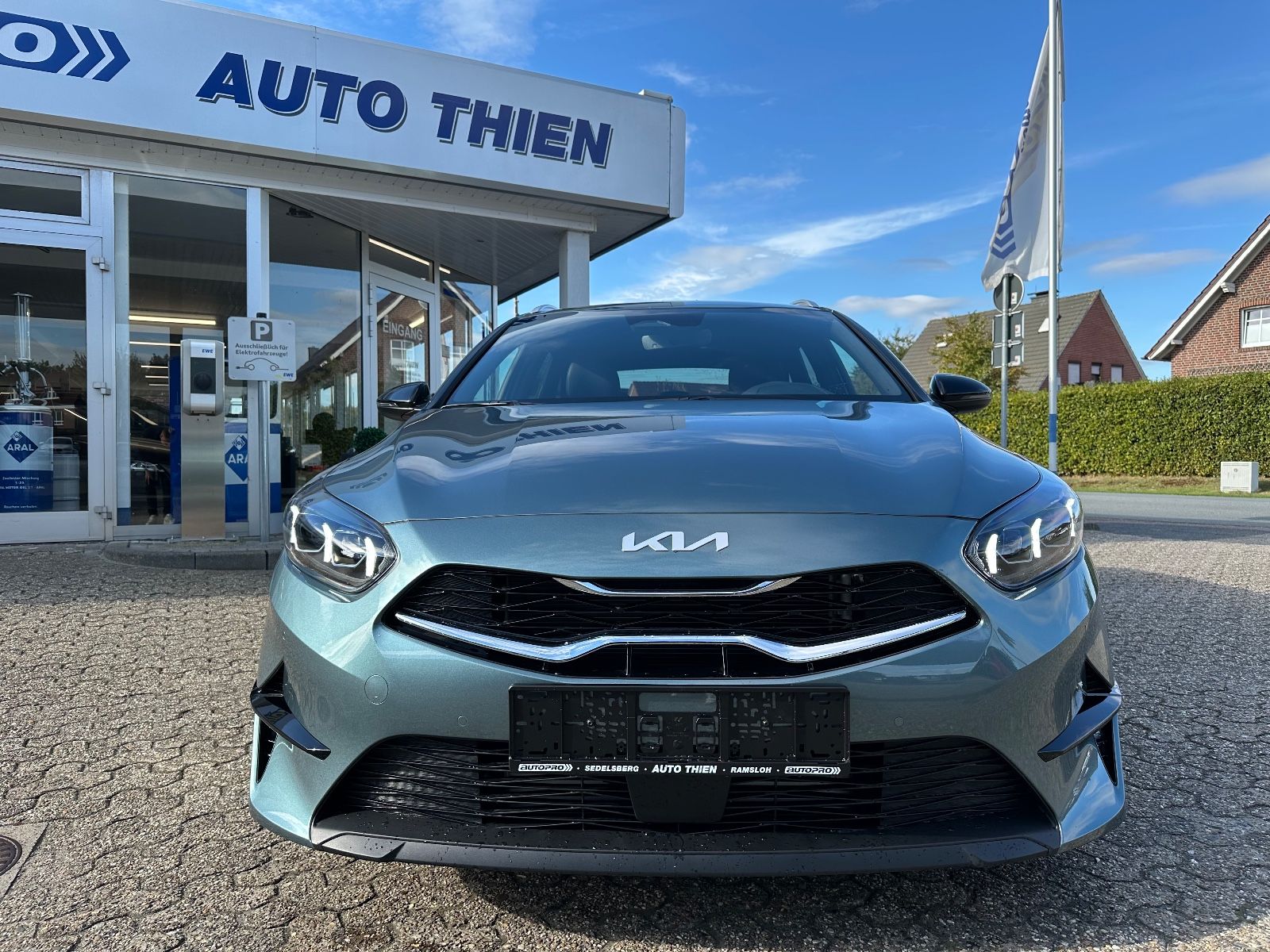 Fahrzeugabbildung Kia Ceed Sportswagon 1.0 T-GDi DCT Navi/GRA/Shzg/PDC