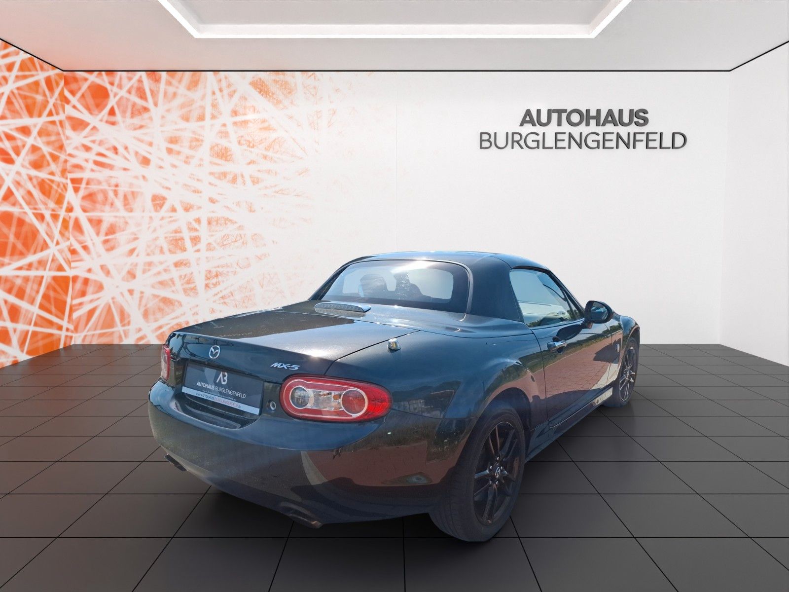 Fahrzeugabbildung Mazda MX-5 1.8 Center-Line Roadster Coupe