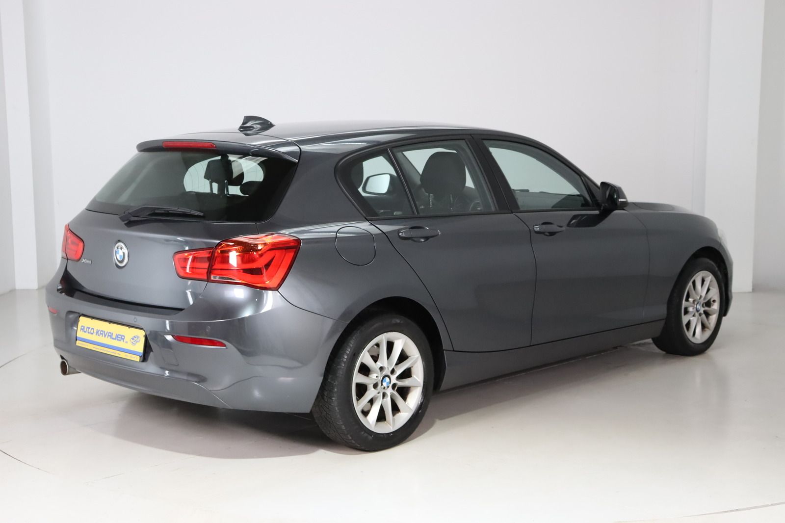 Fahrzeugabbildung BMW 118 d xDrive * Navi * Bi-Xenon * Sitzhzg.