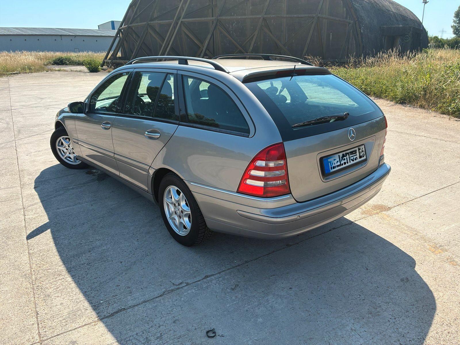 Mercedes-Benz C180 2004 — engine 143 HP (105kW)