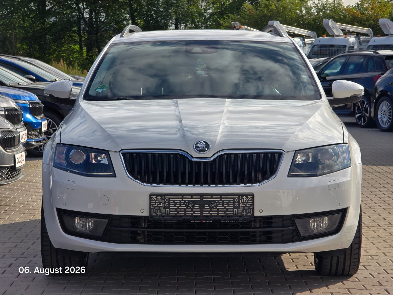 Fahrzeugabbildung SKODA Octavia 2.0 TDI Elegance 4x4 AHK*TEMP*DAB*18"PDC