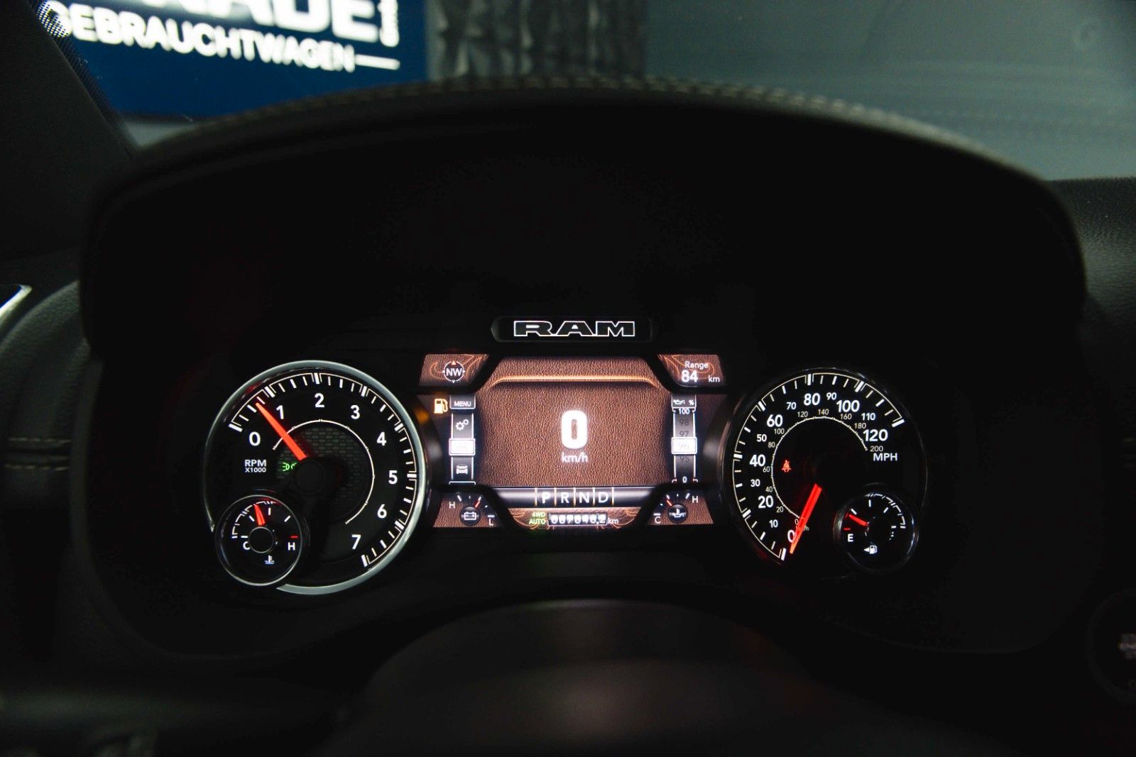 Fahrzeugabbildung Dodge RAM 5.7 V8 HEMI 4x4 Night LARAMIE LONGBED 19%