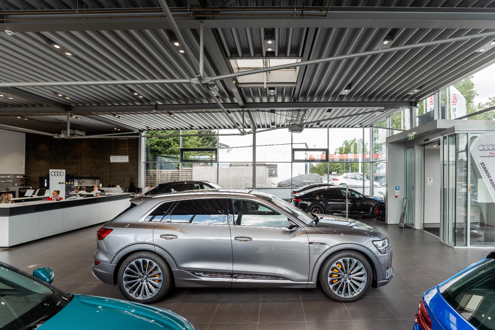 showroom-image-top