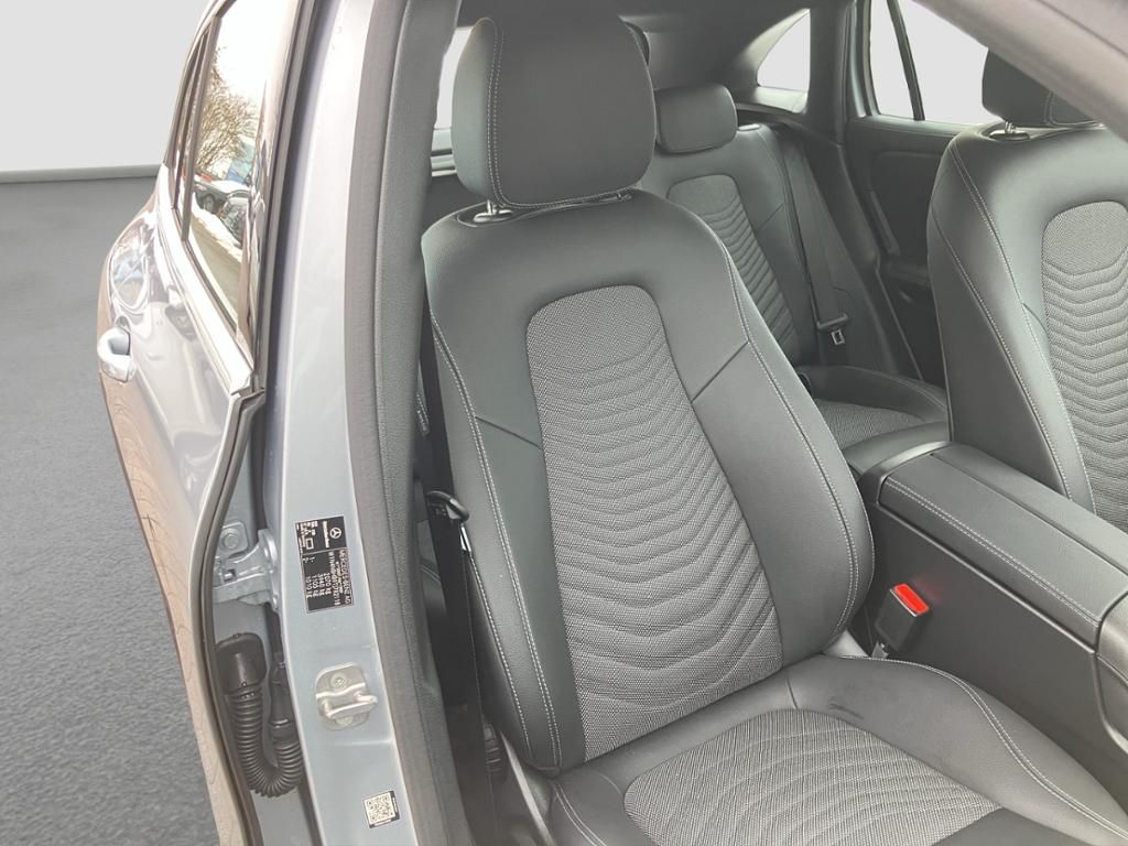 Fahrzeugabbildung Mercedes-Benz GLA 200 el. Heckklappe*LED*Kamera*AHK*PDC