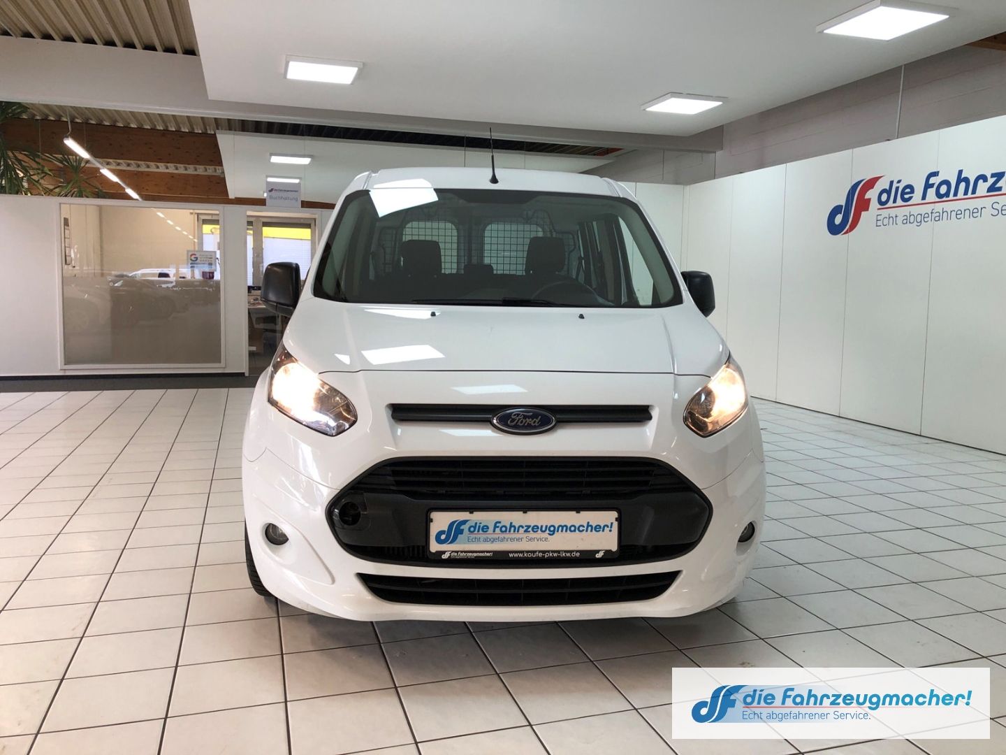 Fahrzeugabbildung Ford Transit Connect Kombi Trend 1.5 TDCi Notbremsass