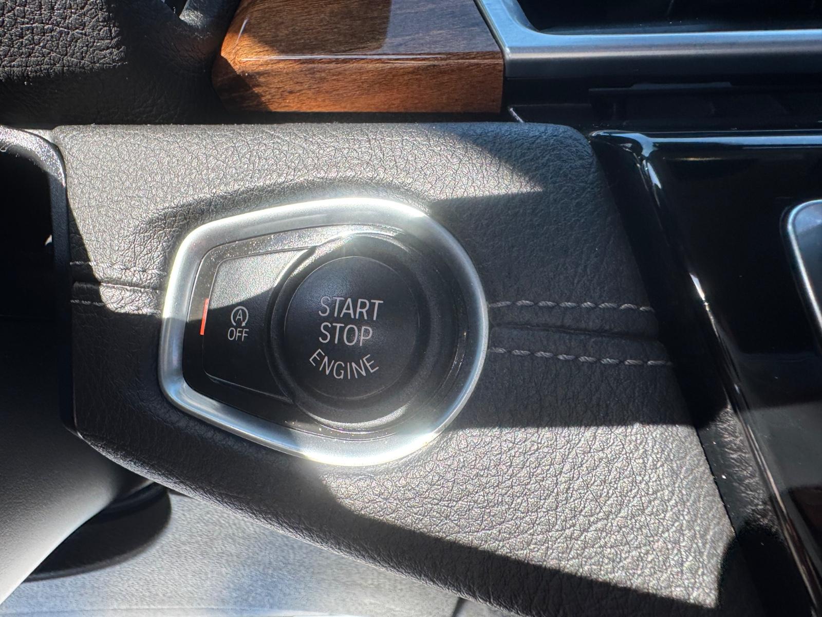 BMW 218 Active Tourer *NAVI*LEDER*PDC*LED*TEMP*
