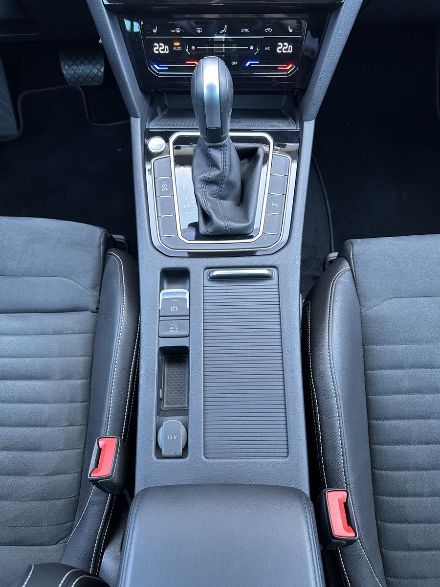 Fahrzeugabbildung Volkswagen Passat Variant 2.0 TDI DSG Elegance NAV+LED+AHK