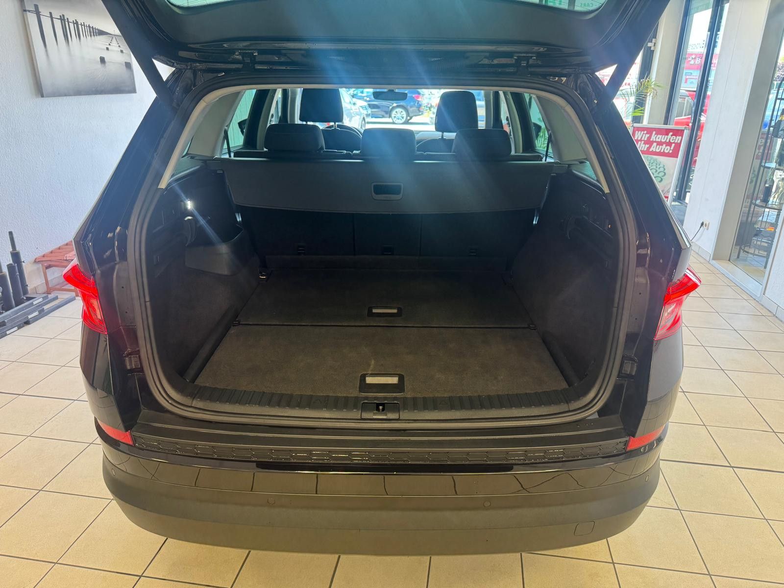 Fahrzeugabbildung SKODA Kodiaq Style  /AHK/1.HAND/SCHECKHEFT/NAVI