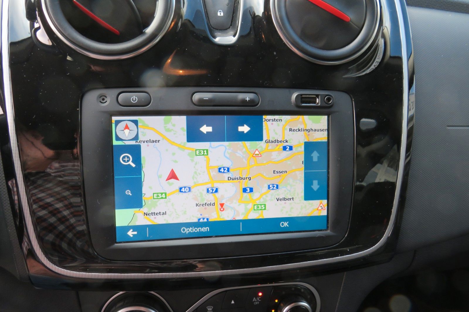 Fahrzeugabbildung Dacia Sandero Stepway NAVI SITZH. GRA PDC +KAMERA 1.HD