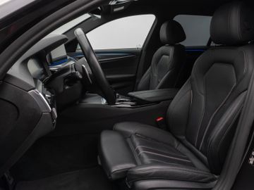 Fahrzeugabbildung BMW 520d M Sport Kamera DAB HiFi Stop&Go Komfort