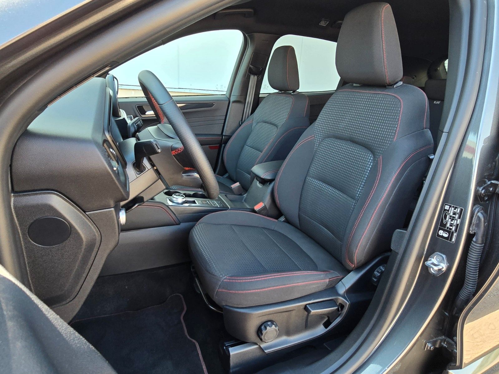 Fahrzeugabbildung Ford Kuga Plug-In Hybrid 2,5 ST-Line Navi Kamera