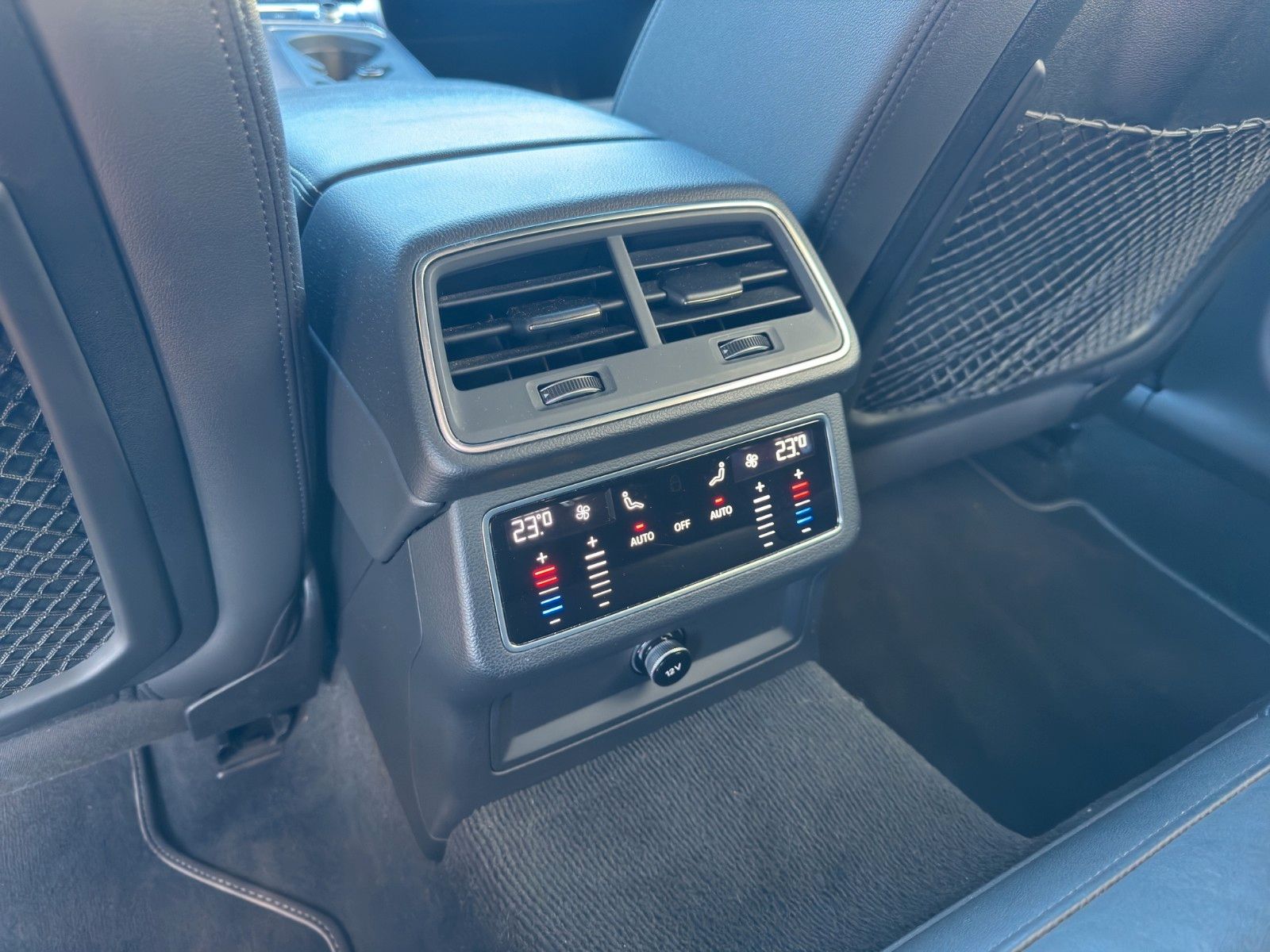 Fahrzeugabbildung Audi S6 AVANT MATRIX LED AHK KAM 20" MEMORY