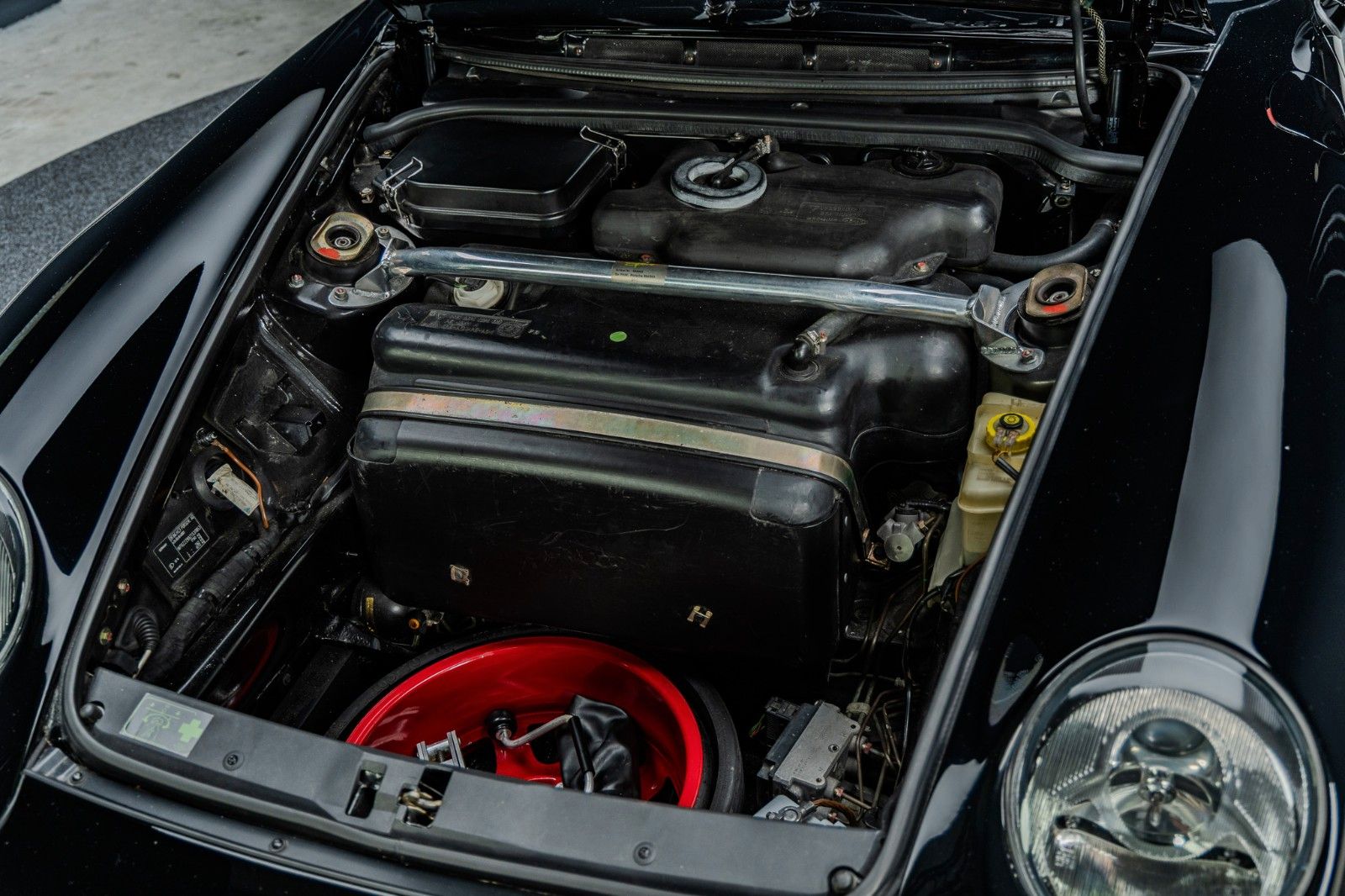 Fahrzeugabbildung Porsche 993 Carrera 4S + Bilstein + RS Sitze + Käfig